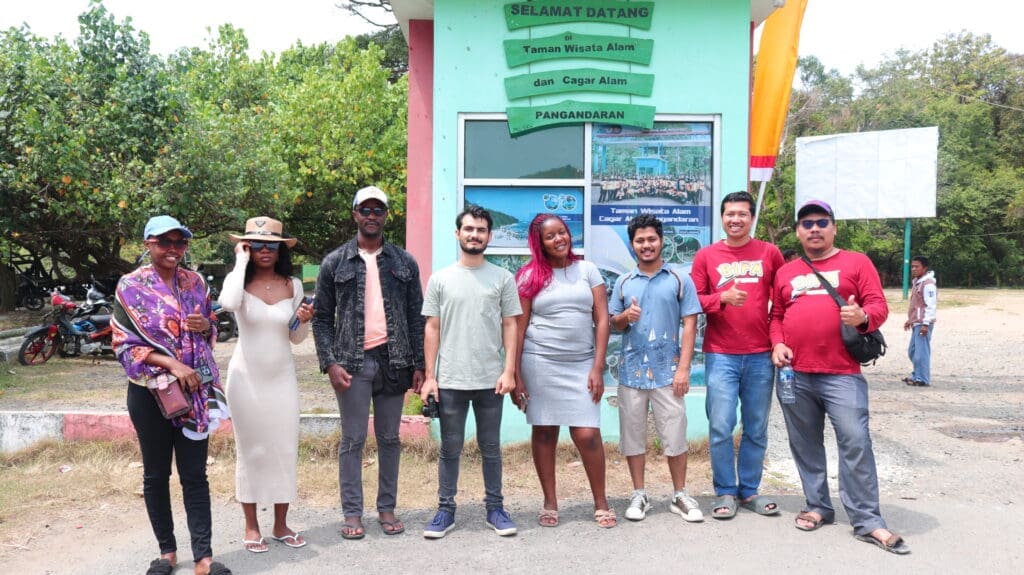 Mahasiswa BIPA mengunjungi Taman Wisata Alam dan Cagar Alam Pangandaran